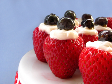 七月四日奶油草莓红白蓝甜点